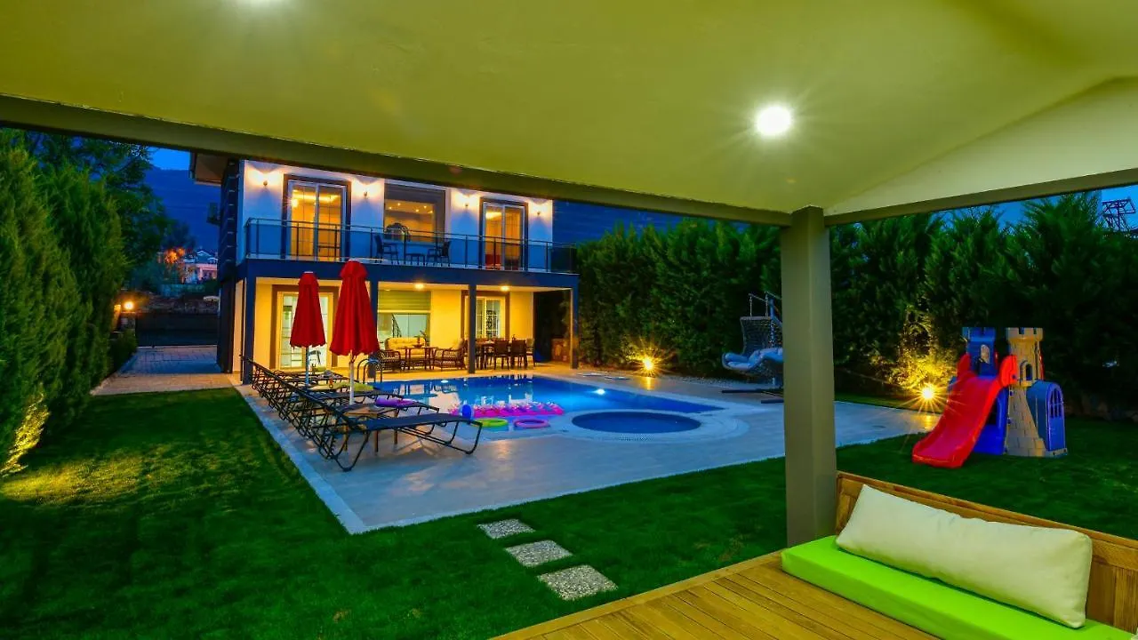 Blue - 4 Bedroom Holiday Villa In Hisaroenue Ölüdeniz Turcja