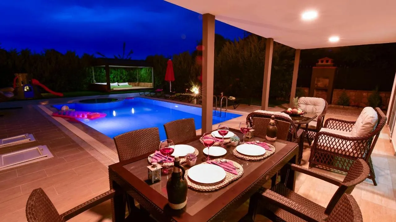 Blue - 4 Bedroom Holiday Villa in Hisarönü Ölüdeniz