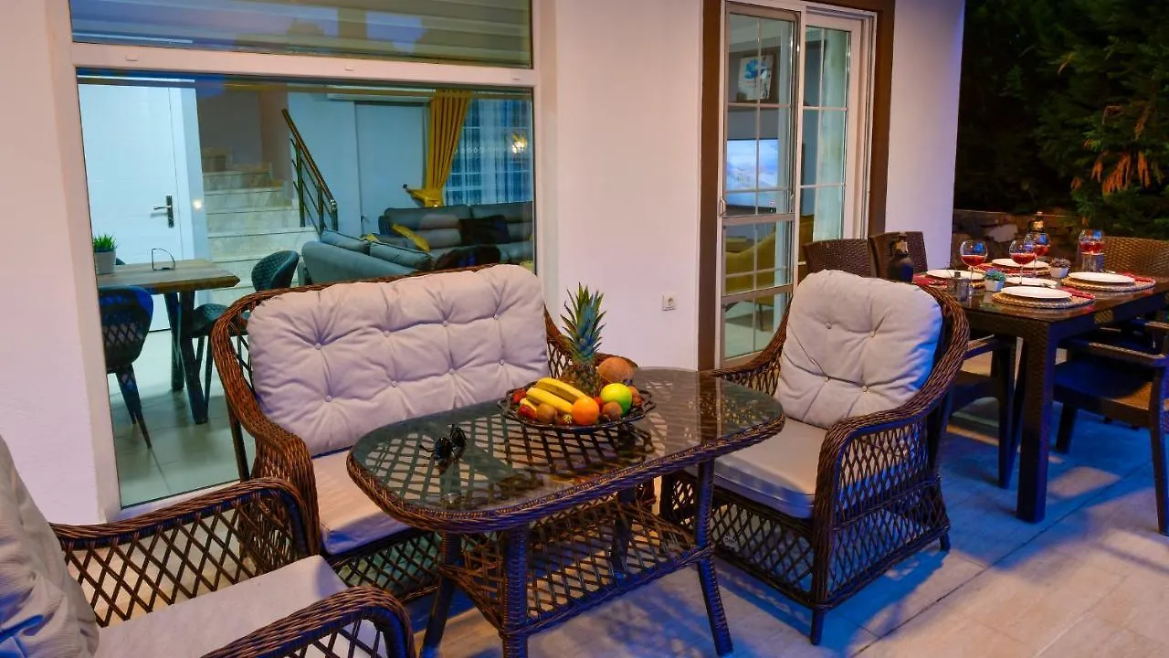 Blue - 4 Bedroom Holiday Villa in Hisarönü Ölüdeniz